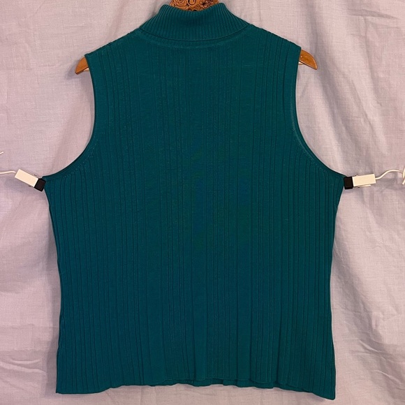 Requirements Emerald Green Sequin/Beaded Sleeveless Sweater Vest in Size 1X - Picture 4 of 10